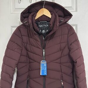 Brand new with tags Nautica water-resistant stretch puffer jacket for Women M